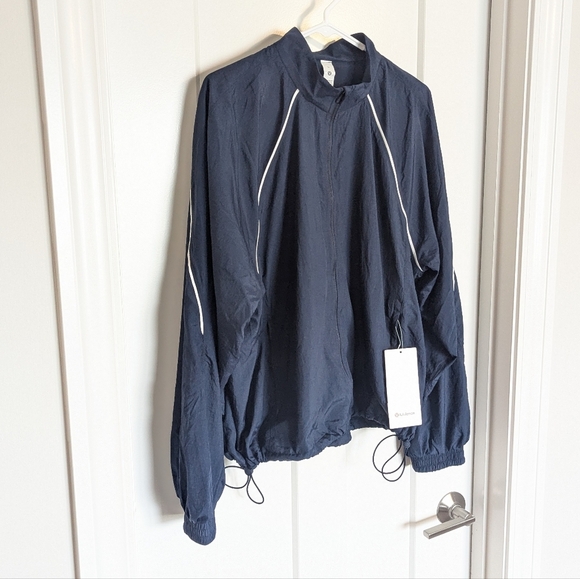 Lululemon License to Train Lightweight Jacket - True Navy sz 12 - Picture 2 of 6